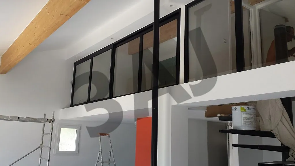 Chantier : pose de la verrière de la mezzanine