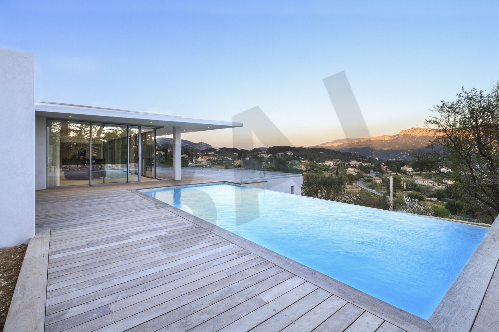 Villa QO01